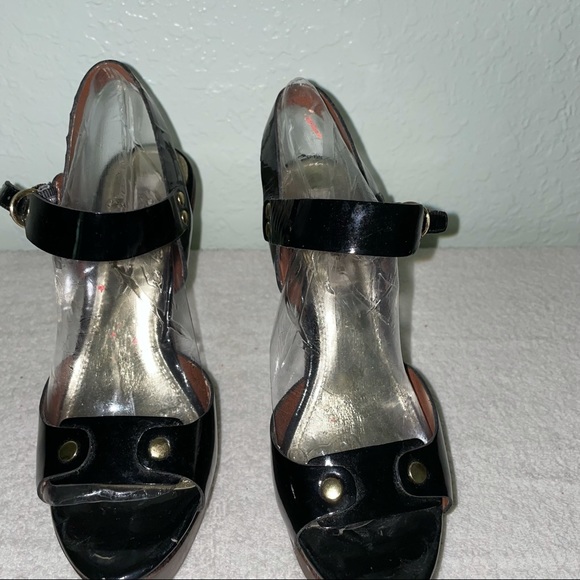 Heels - Picture 2 of 8